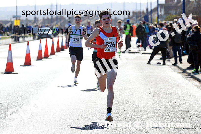 Mens under-17s 5k, 2025 Northern 12 and 6 Stage Road Relays and Junior 5k, Redcar. Photo: David T. Hewitson/Sports for All Pics